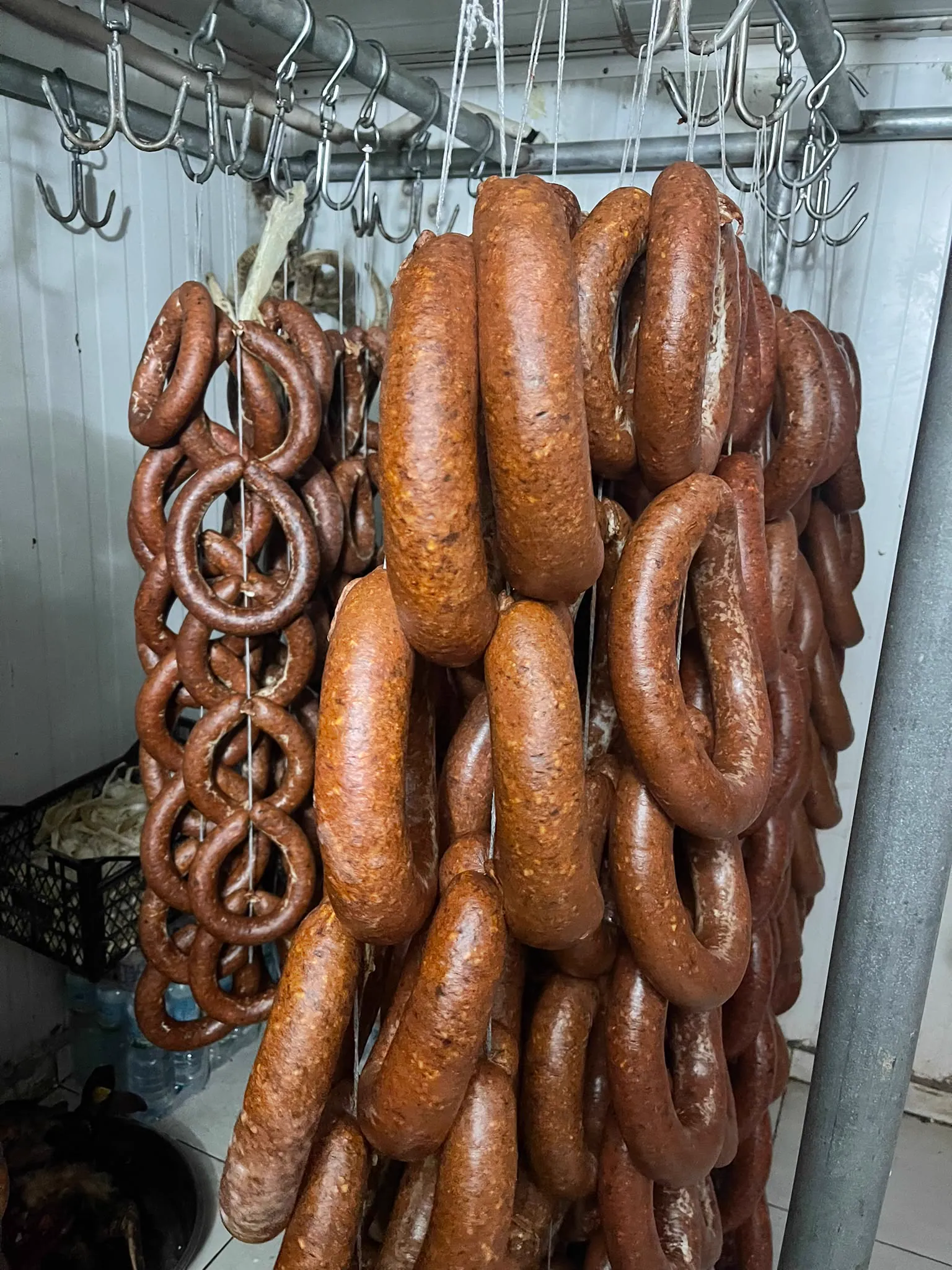 Kendi etimizden Karaçay sucuğu